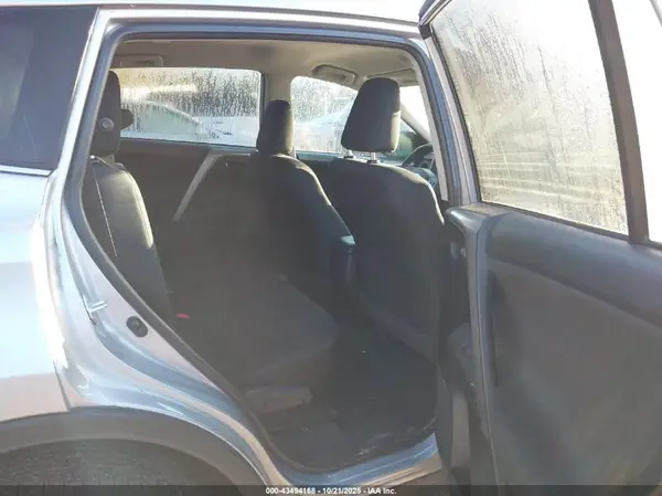 2T3BFREV4HW587889 2017 TOYOTA RAV 4 - Image 8