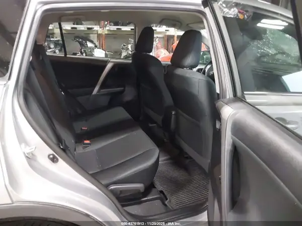2T3BFREV4HW603072 2017 TOYOTA RAV 4 - Image 8