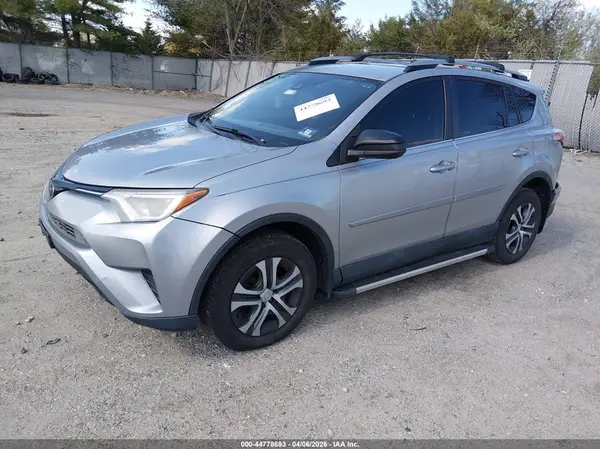 2T3BFREV4HW677172 2017 TOYOTA RAV 4 - Image 2