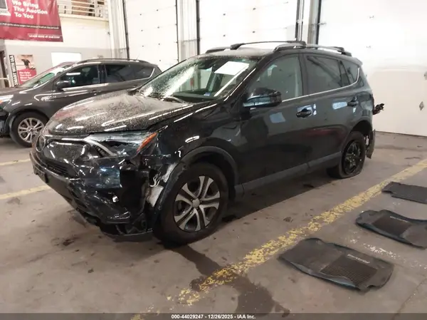 2T3BFREV4HW695901 2017 TOYOTA RAV 4 - Image 2