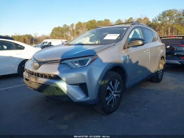 2T3BFREV4JW720432 2018 TOYOTA RAV 4 - Image 2