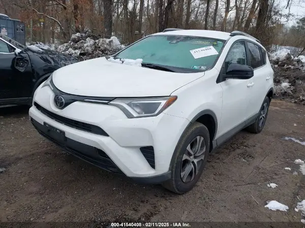 2T3BFREV4JW764043 2018 TOYOTA RAV 4 - Image 2