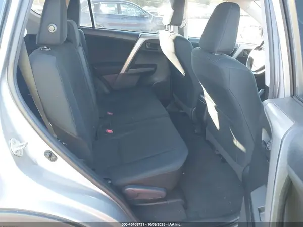 2T3BFREV5HW655746 2017 TOYOTA RAV 4 - Image 8