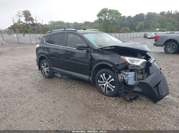 2T3BFREV5JW739815 2018 TOYOTA RAV 4 - Image 1