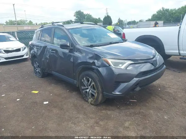 2T3BFREV6GW426409 2016 TOYOTA RAV 4 - Image 1