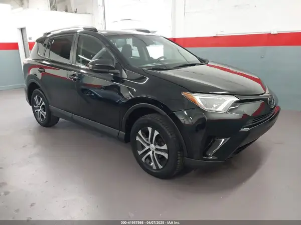 2T3BFREV6HW598229 2017 TOYOTA RAV 4 - Image 1