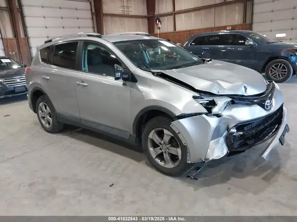 2T3BFREV6HW642228 2017 TOYOTA RAV 4 - Image 1