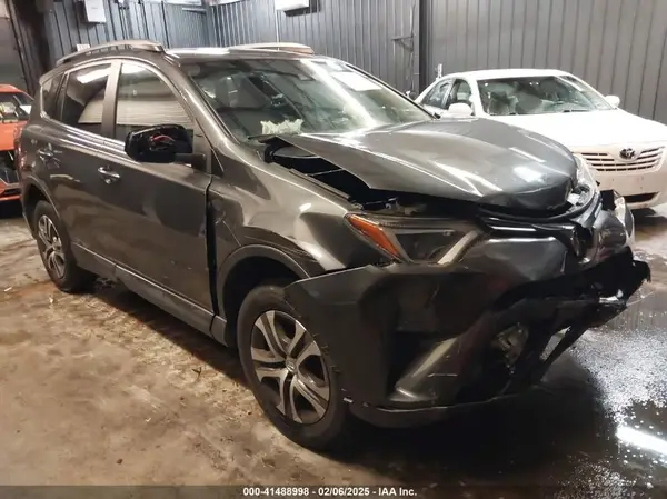 2T3BFREV6JW773424 2018 TOYOTA RAV 4 - Image 1