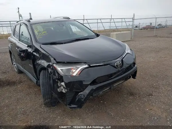 2T3BFREV6JW786951 2018 TOYOTA RAV 4 - Image 1