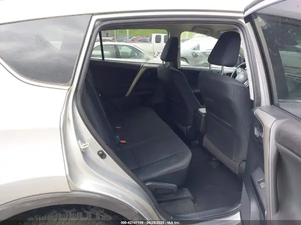 2T3BFREV6JW845562 2018 TOYOTA RAV 4 - Image 8