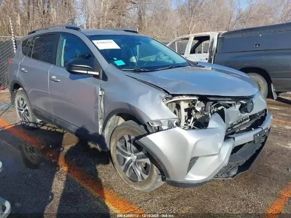 2T3BFREV7HW574957 2017 TOYOTA RAV 4 - Image 1