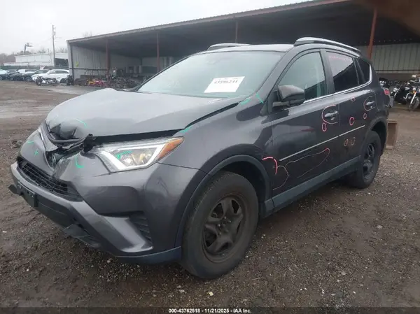 2T3BFREV7HW656171 2017 TOYOTA RAV 4 - Image 2