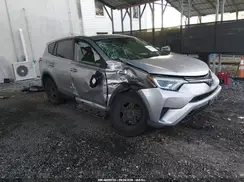 2T3BFREV7JW715743 2018 TOYOTA RAV 4