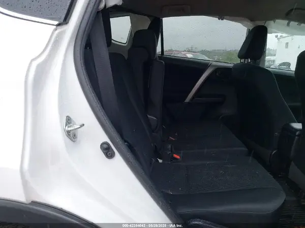 2T3BFREV7JW851015 2018 TOYOTA RAV 4 - Image 8