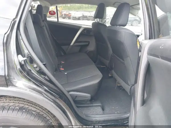 2T3BFREV8HW562476 2017 TOYOTA RAV 4 - Image 8