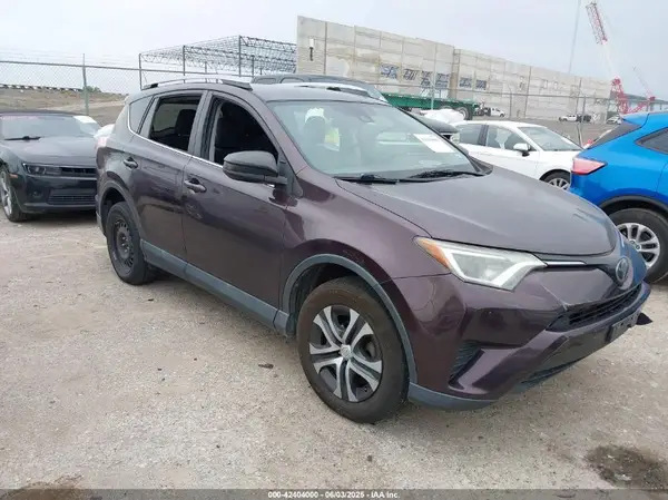 2T3BFREV8HW581884 2017 TOYOTA RAV 4 - Image 1