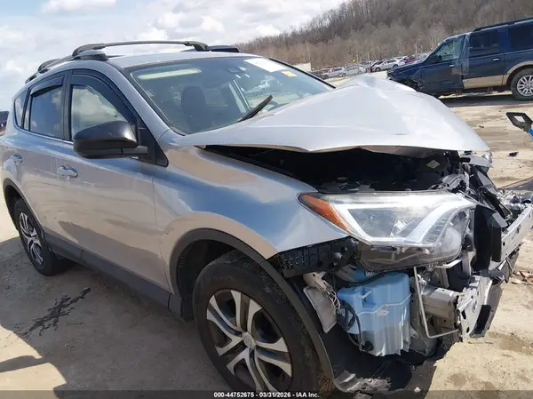 2T3BFREV8HW587863 2017 TOYOTA RAV 4 - Image 1