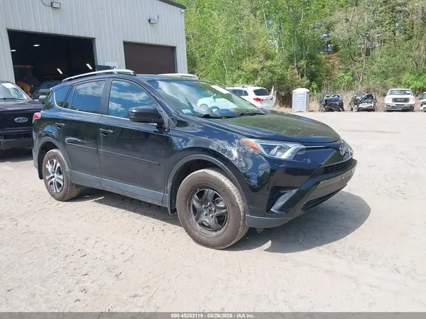 2T3BFREV8HW598121 2017 TOYOTA RAV 4 - Image 1