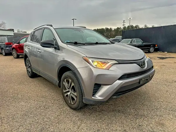 2T3BFREV8HW631702 2017 TOYOTA RAV 4 - Image 1