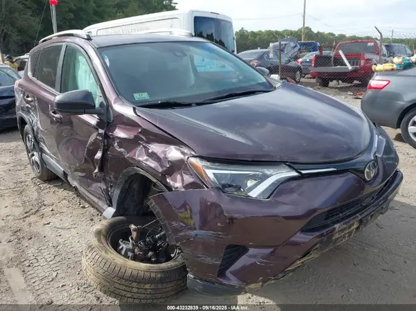 2T3BFREV8HW646104 2017 TOYOTA RAV 4 - Image 1