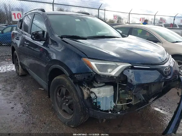 2T3BFREV8HW659497 2017 TOYOTA RAV 4 - Image 1