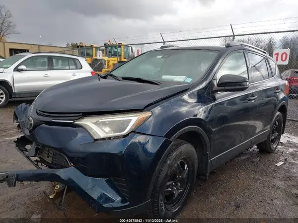 2T3BFREV8HW659497 2017 TOYOTA RAV 4 - Image 2