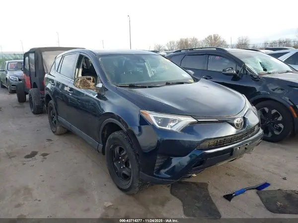 2T3BFREV8JW717940 2018 TOYOTA RAV 4 - Image 1