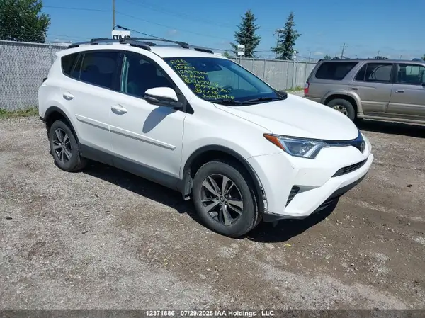 2T3BFREV8JW765860 2018 TOYOTA RAV 4 - Image 1
