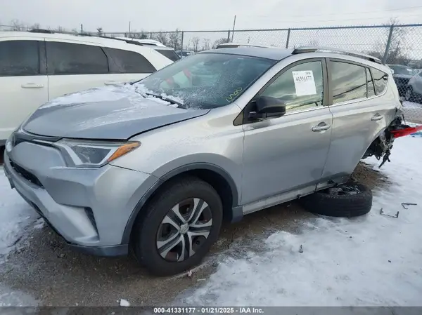 2T3BFREV9HW550630 2017 TOYOTA RAV 4 - Image 2