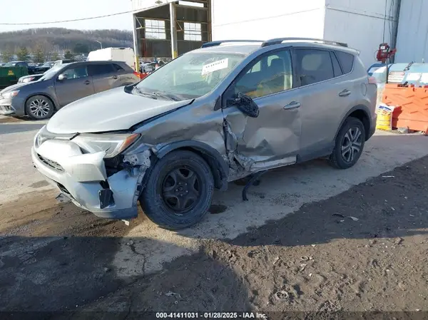 2T3BFREV9HW553298 2017 TOYOTA RAV 4 - Image 2