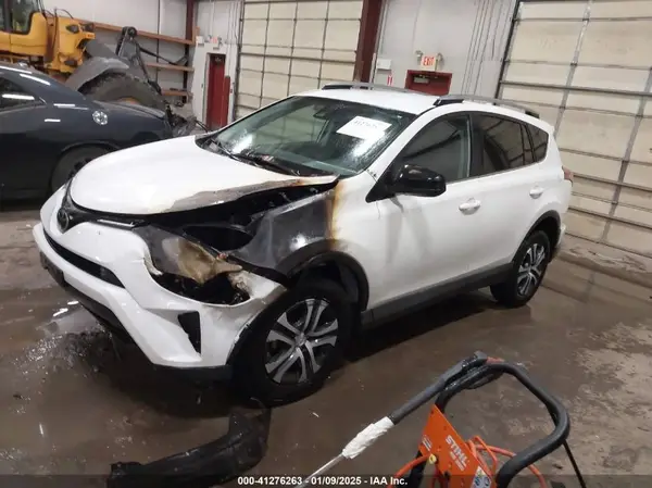 2T3BFREV9HW591243 2017 TOYOTA RAV 4 - Image 2