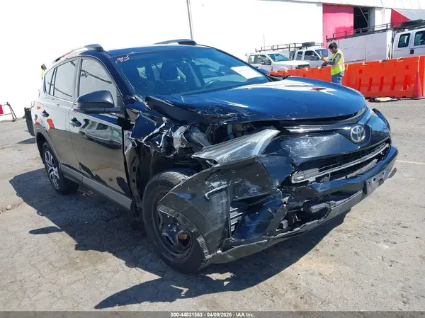 2T3BFREV9HW652378 2017 TOYOTA RAV 4 - Image 1
