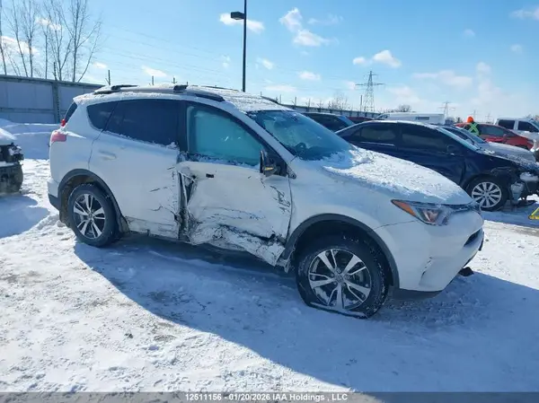 2T3BFREV9JW827993 2018 TOYOTA RAV 4 - Image 1