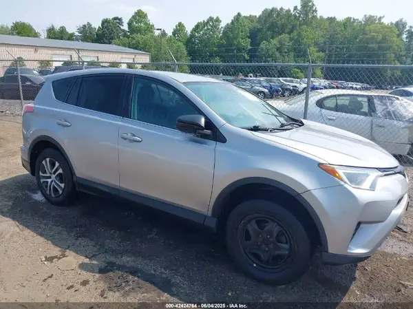 2T3BFREV9JW854823 2018 TOYOTA RAV 4 - Image 1
