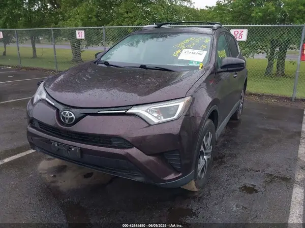 2T3BFREV9JW857284 2018 TOYOTA RAV 4 - Image 2