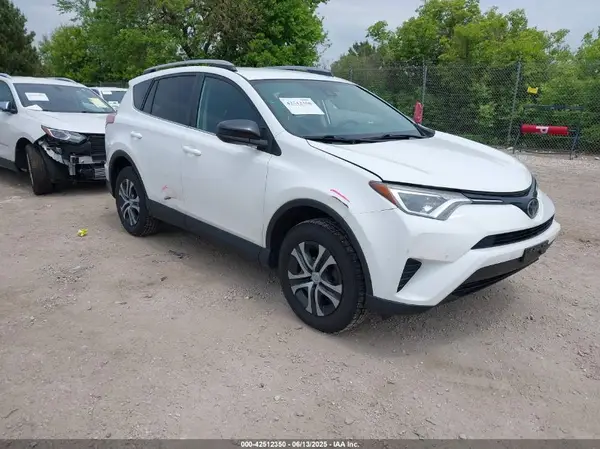 2T3BFREVXHW647593 2017 TOYOTA RAV 4 - Image 1