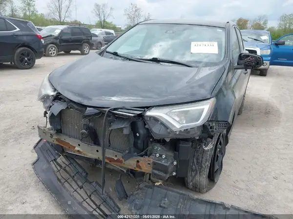 2T3BFREVXJW763690 2018 TOYOTA RAV 4 - Image 2