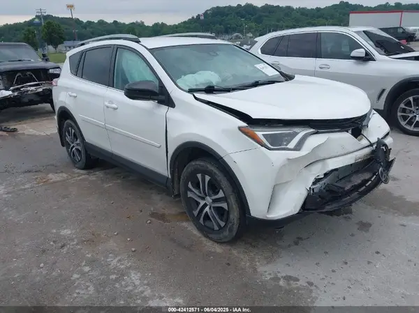 2T3BFREVXJW764774 2018 TOYOTA RAV 4 - Image 1