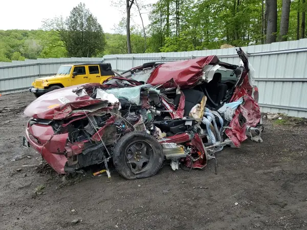 2T3BFREVXJW783096 2018 TOYOTA RAV 4 - Image 1