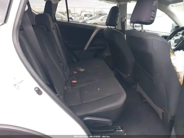 2T3BFREVXJW793174 2018 TOYOTA RAV 4 - Image 8