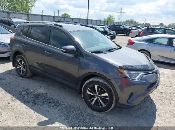 2T3BFREVXJW803895 2018 TOYOTA RAV 4 - Image 1