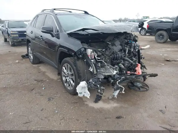 2T3C1RFV0NC203878 2022 TOYOTA RAV 4 - Image 1