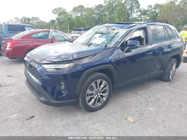 2T3C1RFV0NW189365 2022 TOYOTA RAV 4 - Image 2
