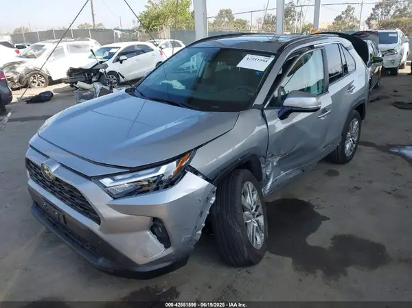 2T3C1RFV0PW298704 2023 TOYOTA RAV 4 - Image 2