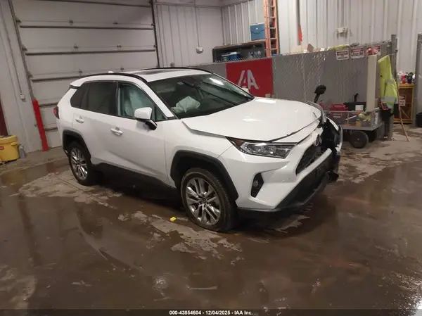 2T3C1RFV1LC057617 2020 TOYOTA RAV 4 - Image 1