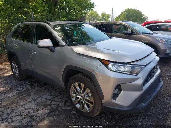 2T3C1RFV1MC121107 2021 TOYOTA RAV 4 - Image 1