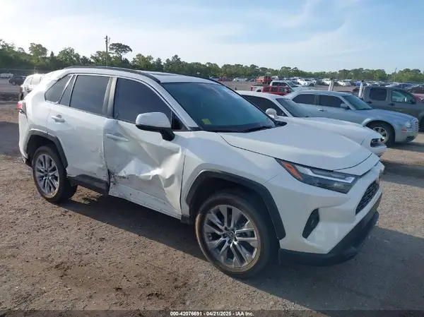 2T3C1RFV1NW235608 2022 TOYOTA RAV 4 - Image 1