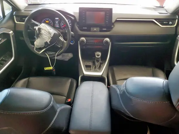 2T3C1RFV2KC027010 2019 TOYOTA RAV 4 - Image 8