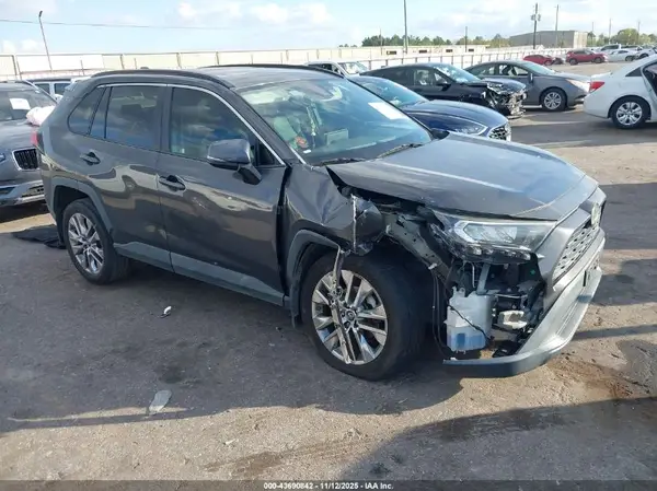 2T3C1RFV2KW022551 2019 TOYOTA RAV 4 - Image 1