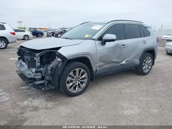 2T3C1RFV2KW025773 2019 TOYOTA RAV 4 - Image 2